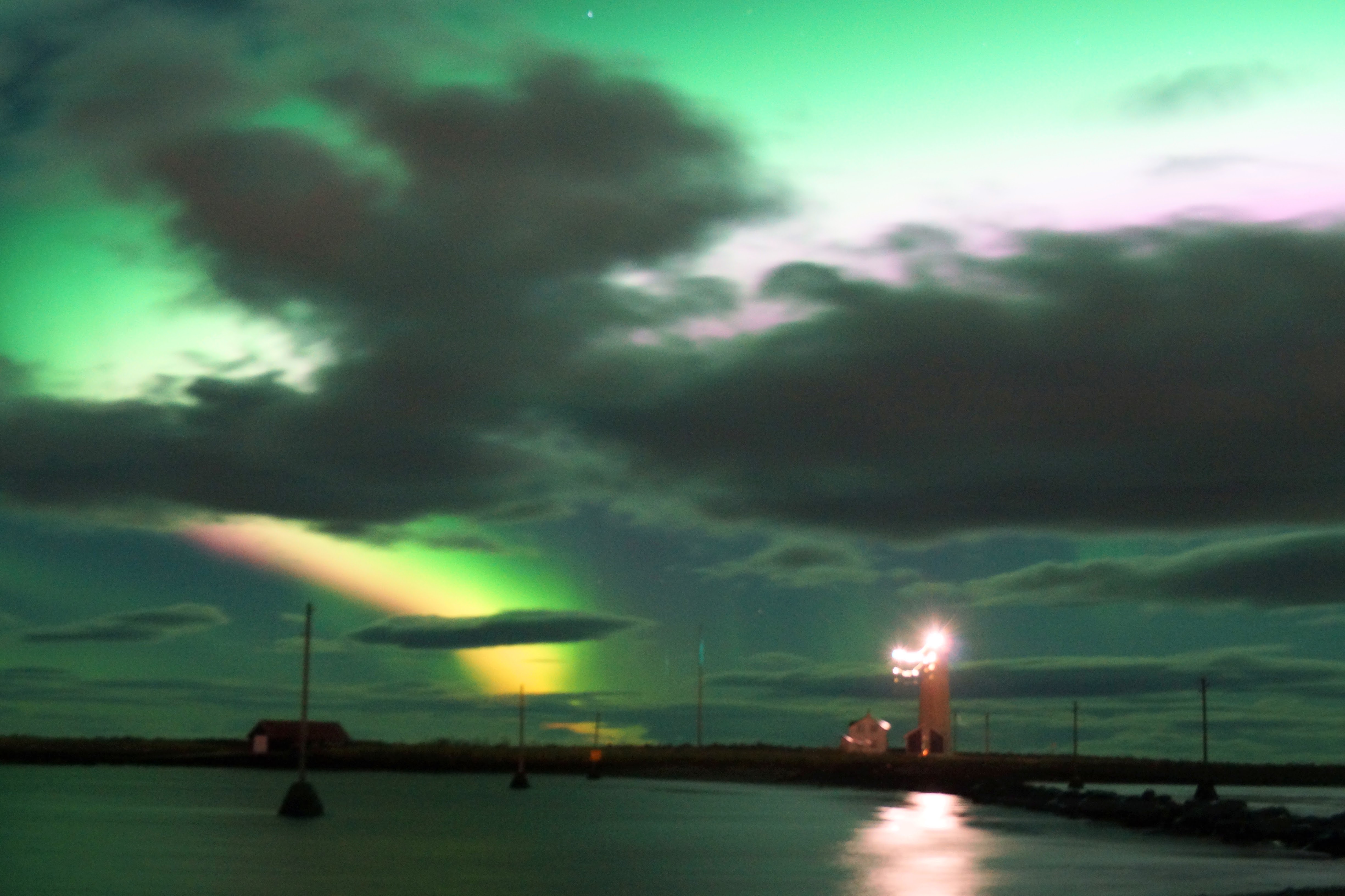 Even stronger northern lights with Grótta Island Lighthouse